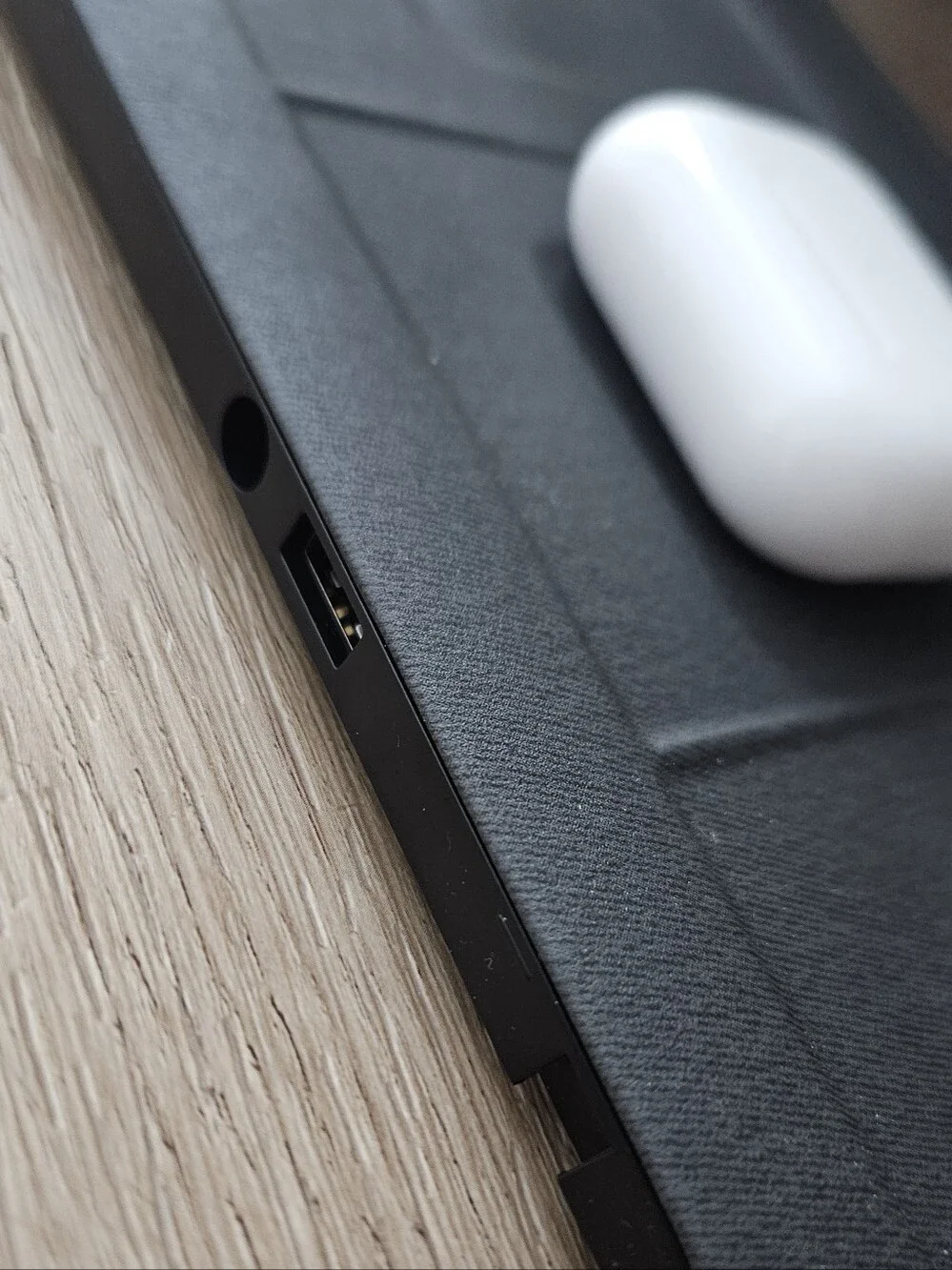 mophie Black Wireless Charging Mat for four devices